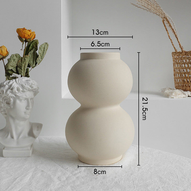 Simplicity Ceramic Vase – Nordic Style Matte Finish for Dried Flower Arrangements