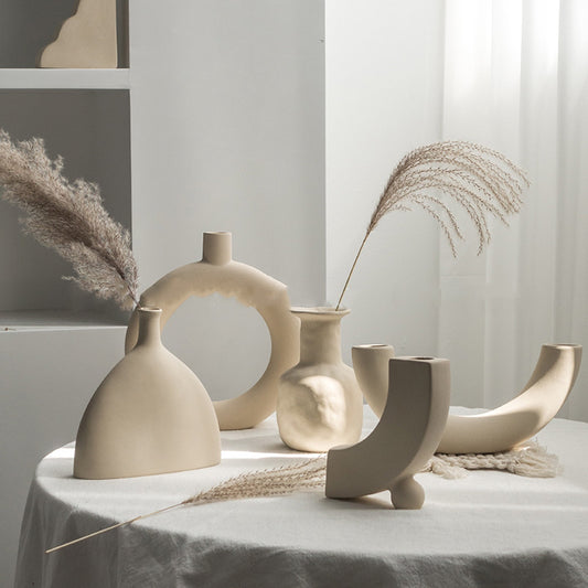 Simplicity Ceramic Vase – Nordic Style Matte Finish for Dried Flower Arrangements