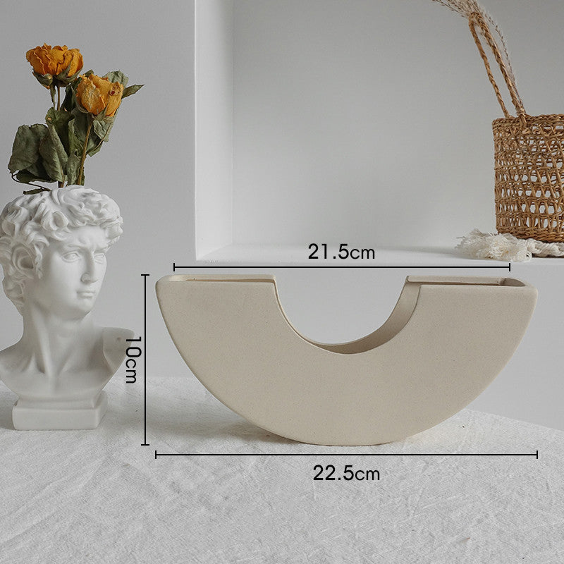Simplicity Ceramic Vase – Nordic Style Matte Finish for Dried Flower Arrangements