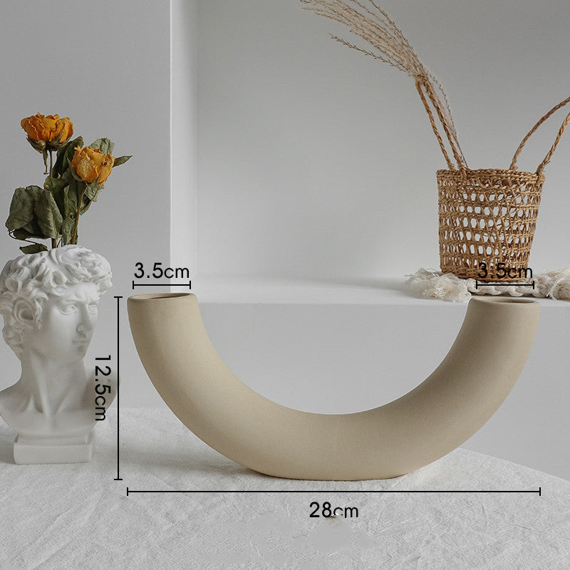 Simplicity Ceramic Vase – Nordic Style Matte Finish for Dried Flower Arrangements